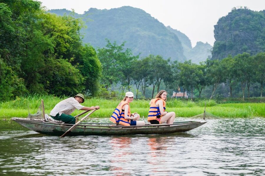 2 day Trang An - Mua cave - Cycling with Bungalow stay - Cycling to the market and through village roads