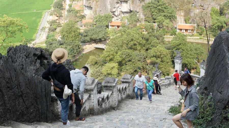 2 day Trang An - Mua cave - Cycling with Bungalow stay - Tuyet Tinh Coc and its mountain pagoda