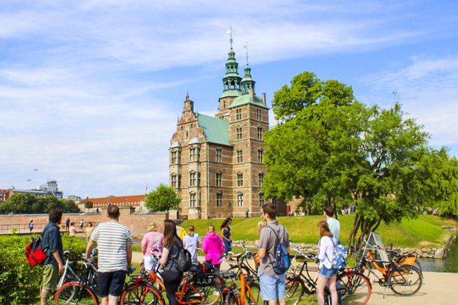 3-hour Copenhagen City Highlights Bike Tour - Christiansborg and Copenhagen’s civic center