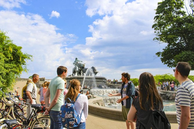 3-hour Copenhagen City Highlights Bike Tour - Starting at Holbergsgade and setting the pace