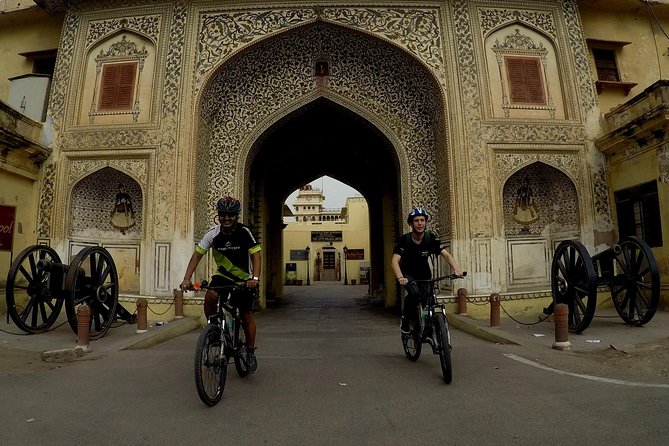 3-Hour Morning Bike Tour of Jaipur - Entering the Pink City as it wakes