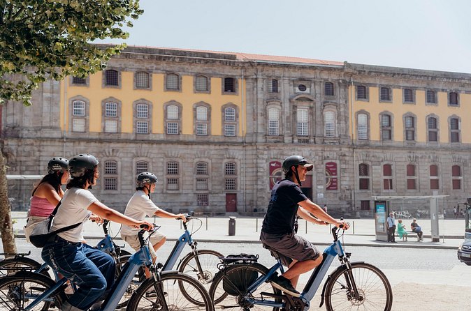 3-Hour Porto Highlights on a Electric Bike Guided Tour - São Bento and Porto Cathedral complete the historic core