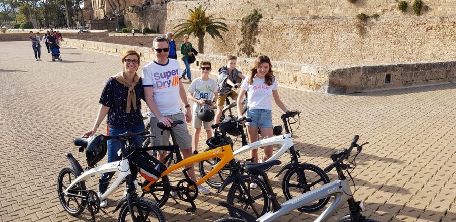 3 Hours Historic E-Bike Tour in Palma de Mallorca - Through Palma’s old town and narrow streets
