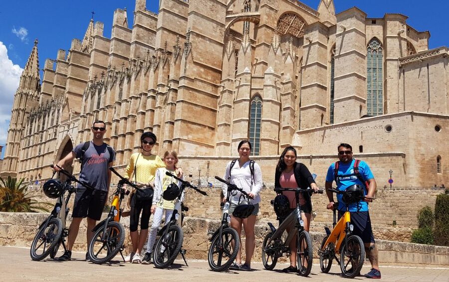 3 Hours Historic E-Bike Tour in Palma de Mallorca - Bellver Castle and the reward at the top
