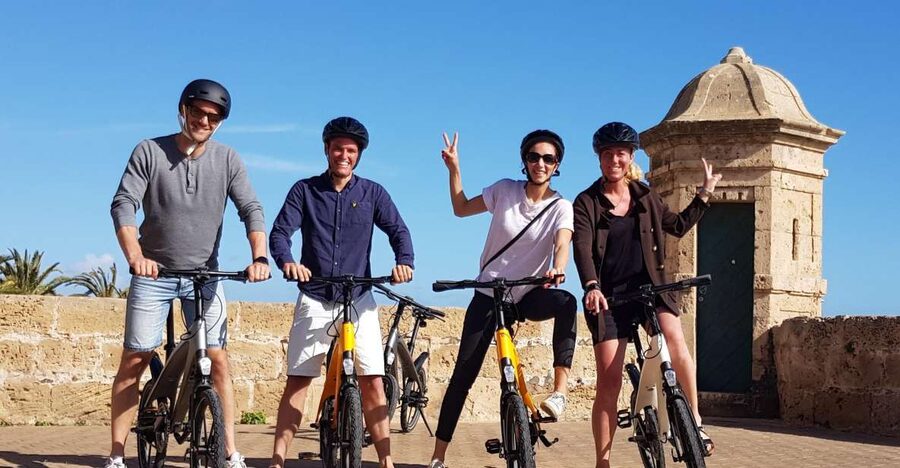 3 Hours Historic E-Bike Tour in Palma de Mallorca - Starting near Porto Pi and getting oriented