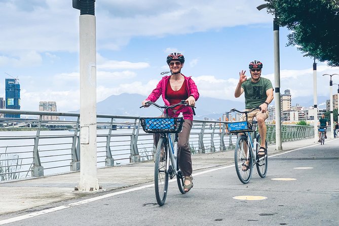 4-Hour Morning Cycling City Tour (incl. breakfast) - Breakfast sets the tone at 9:00 a.m.