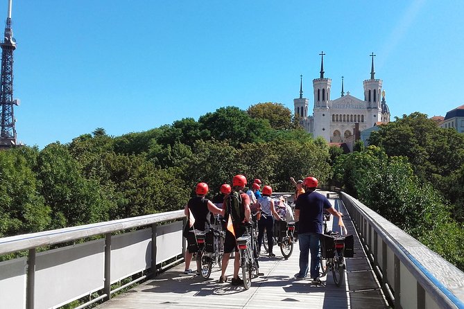 4h Complete Lyon Experience: E-Bike, Food Tasting & Old Town Walk - The tasting: good local bites, limited scope