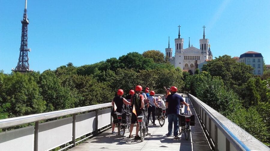 4h Complete Lyon Experience - E-Bike, Tasting & Walk - The tasting is a social pause, not lunch