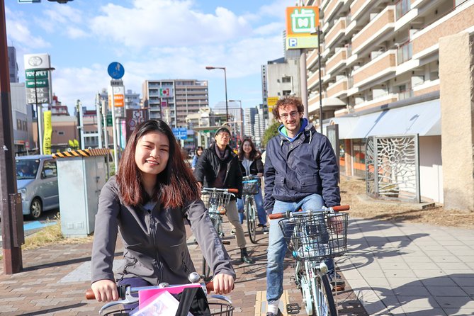 5-Hour Osaka Bike Tour to the Neighborhood of Osaka Castle - Reaching Osaka Castle by bike