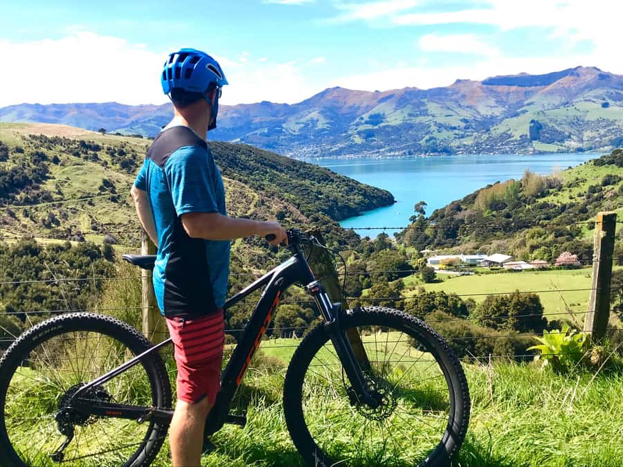 Akaroa: Guided Electric Mountain Bike Tour-Lava Loop - Should you book this Akaroa e-bike tour?