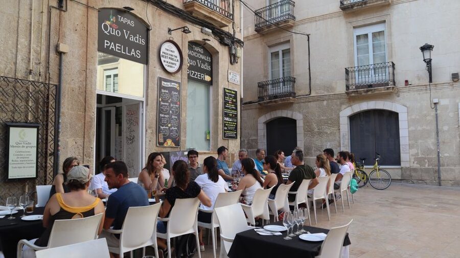 Alicante: Guided Tapas Tour by Bike with Tastings - The Gothic Church and old European atmosphere