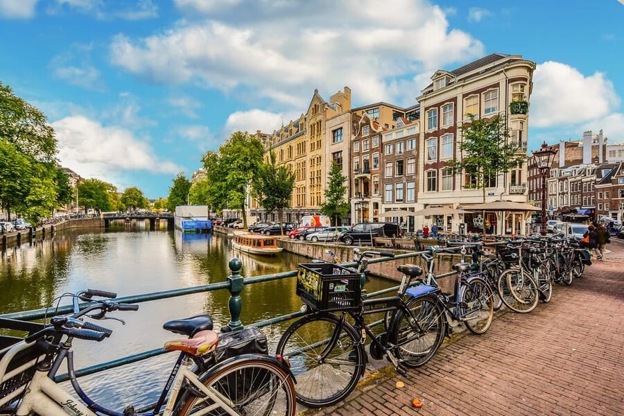 Amsterdam: 3-Hour Private Bike Tour of the City Center - From the Museum Quarter to Vondelpark