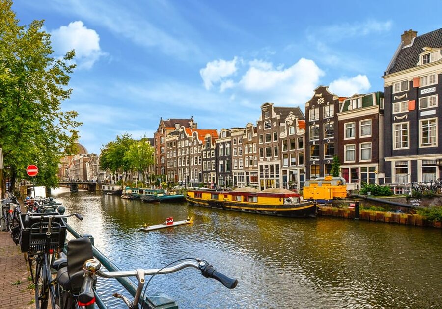 Amsterdam: 3-Hour Private Bike Tour of the City Center - Starting at Oosterdokskade and getting fitted for a bike