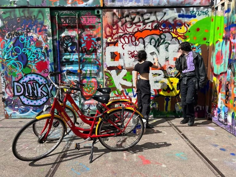 Amsterdam:: Bike Rental with Free Self-Guided Tour - Amsterdam by bicycle, without a fixed group