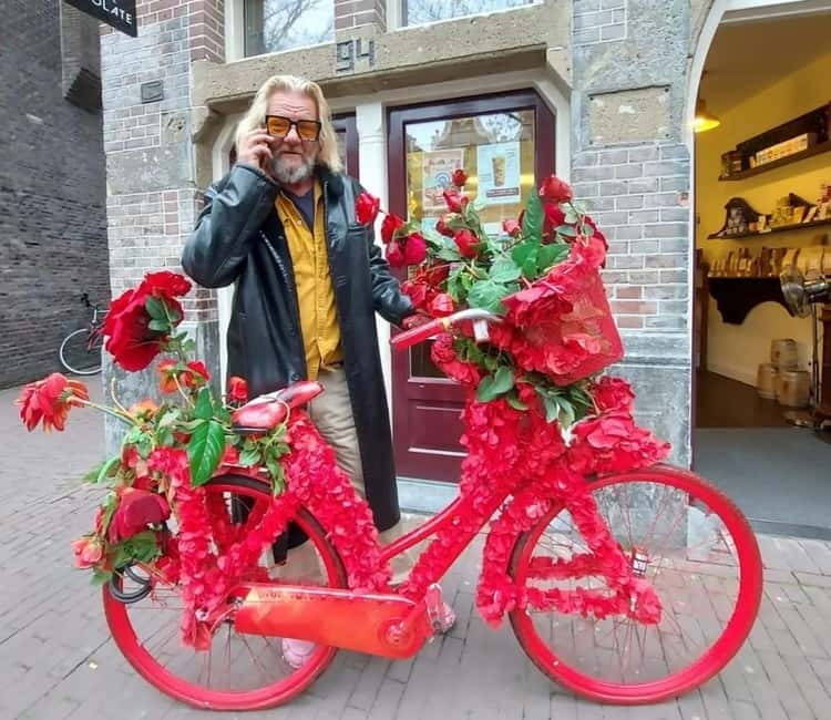 Amsterdam: City Centre, Guided Bike Tour on Flower Bikes - Why a flower bike changes the city ride