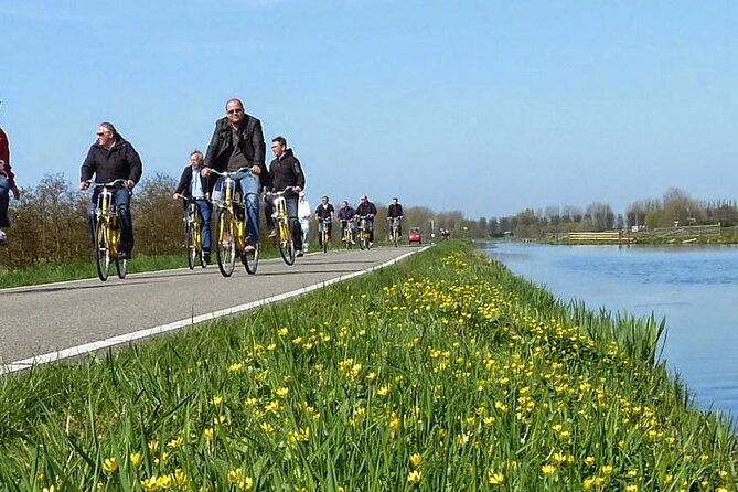 Amsterdam Countryside and Villages Bike Tour - Dikes and waterfront views at Durgerdam
