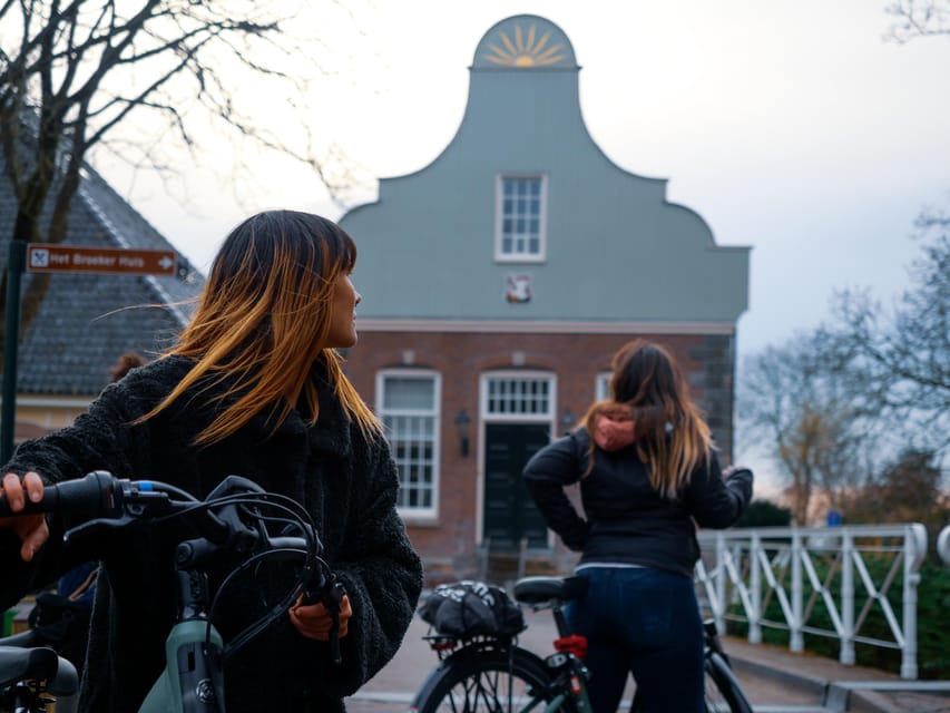 Amsterdam: Dutch Countryside E-Bike with Cheese & Clogs - From Central Station to the Waterland countryside
