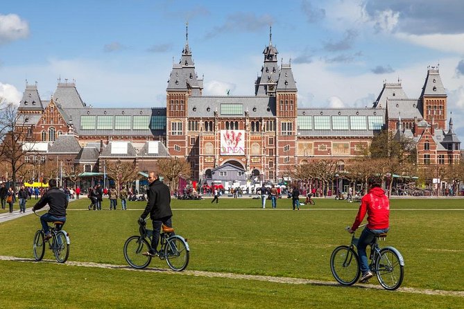 Amsterdam: E-Bike Sightseeing Tour - Back to the shop for coffee or tea