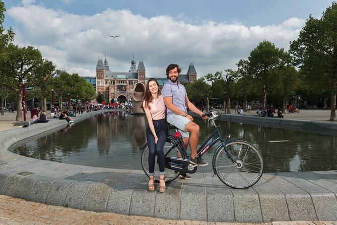 Amsterdam: E-Bike Sightseeing Tour - The Canal Belt and Skinny Bridge