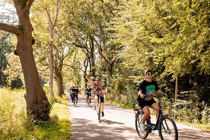 Amsterdam E Bike Tour to the Windmills of Zaanse Schans - Zaanse Schans gives you the classic Dutch scene