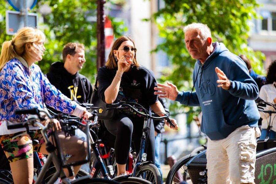 Amsterdam: Explore the City Highlights by Bike - A calmer stretch through Vondelpark