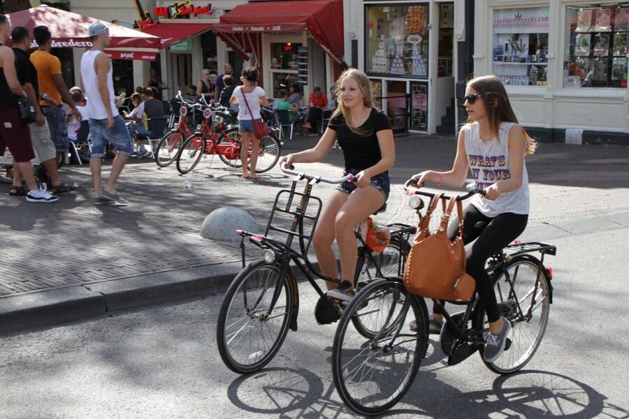 Amsterdam: Guided Sightseeing Bike Tour - Starting with a fitted city bike