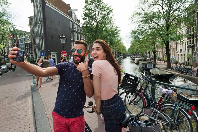 Amsterdam Highlights Bike Tour - Guided in EN/ES/DE/NL - Why the small group matters on Amsterdam streets
