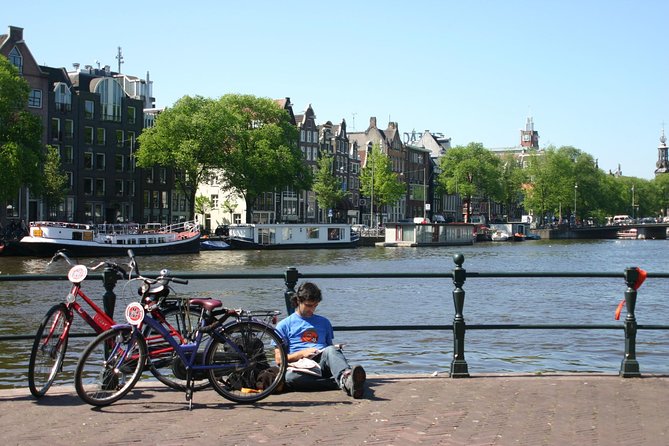 Amsterdam: Multiple-Day Bike Rental - Picking up the bike at Oosterdoksstraat 106