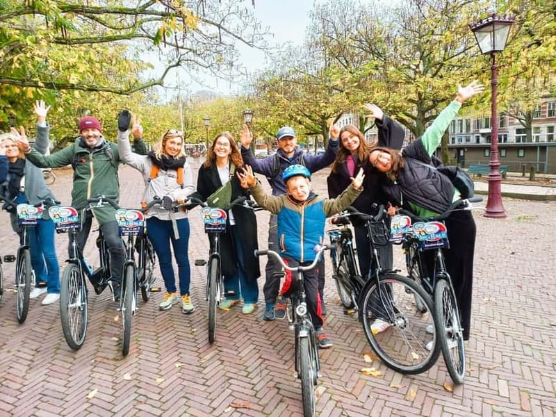 Amsterdam: Off the Beaten Path Bike Tour in French - Magere Brug, Amstelveld, and Reguliersgracht