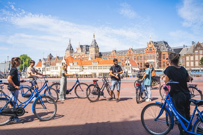 Amsterdam Small-Group Bike Tour With Optional Canal Cruise - Why Amsterdam works so well by bike