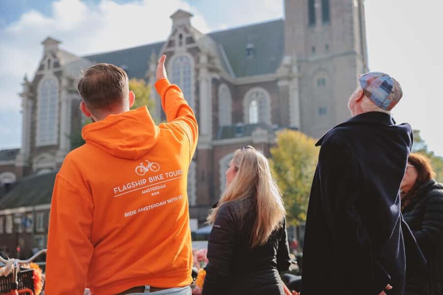 Amsterdam: Top Highlights Guided Bike Tour - Why a bicycle is the right introduction to Amsterdam