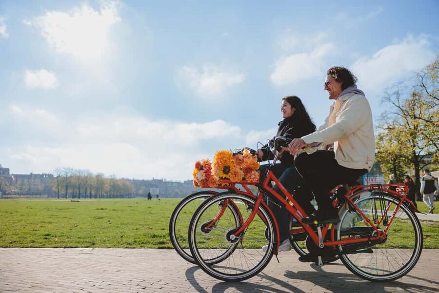 Amsterdam: Top Highlights Guided Bike Tour - Canals, the Nine Streets, and the Flower Market