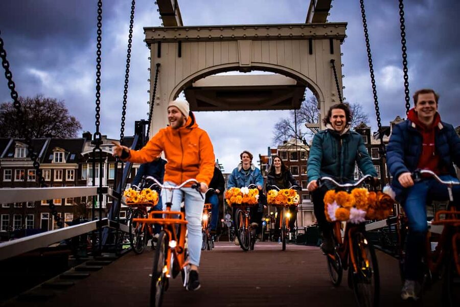 Amsterdam: Top Highlights Guided Bike Tour - Who will get the most from this 90-minute ride?