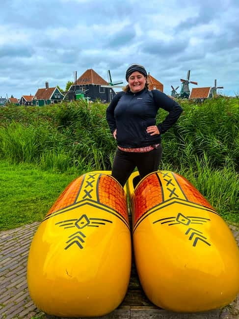 Amsterdam: Zaanse Schans Windmills & Zaandam E-Bike Tour - Zaandam and the Inntel Hotel