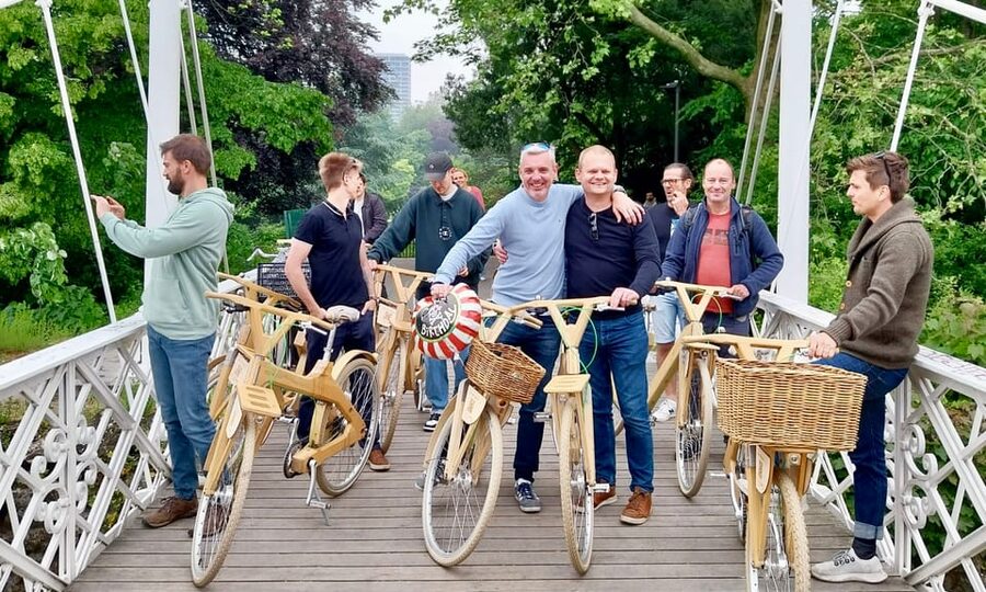 Antwerp: The Big 5 City Highlights by Wooden Bike - Starting in the Schipperskwartier with a wooden bike