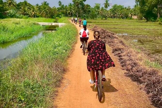 Anuradhapura Heritage Mountain bike / bicycle Tour - Kuttam Pokuna shows ancient comfort and engineering
