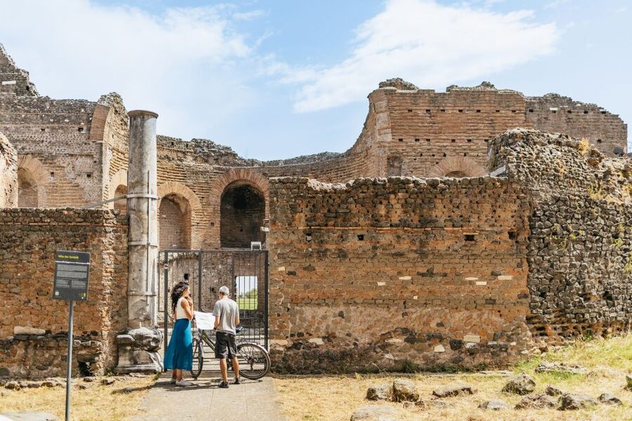 Appia Antica: Full Day Bike Rental with Customizable Routes - Choosing between a mountain bike and an e-bike