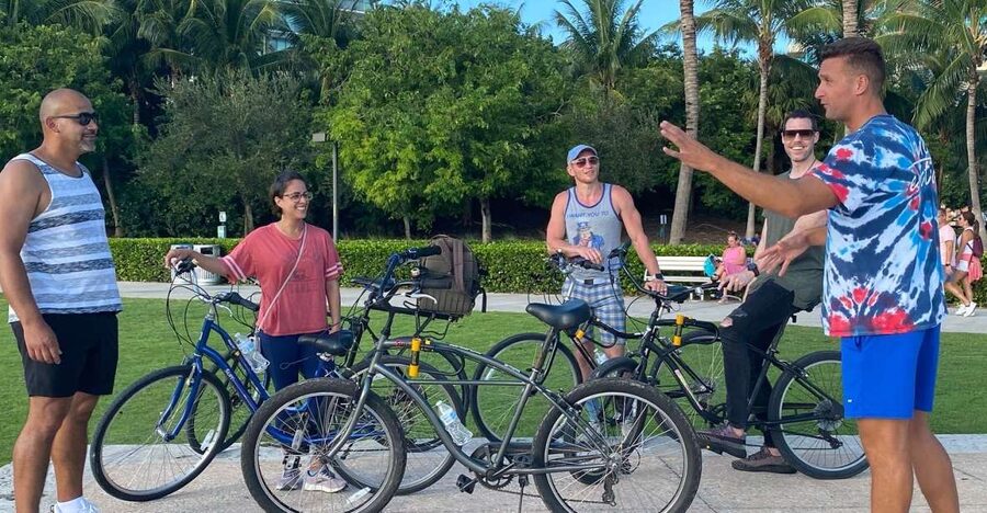 Art Deco, History and Crime Bike Tour with Design Enthusiast - From resort dream to real city