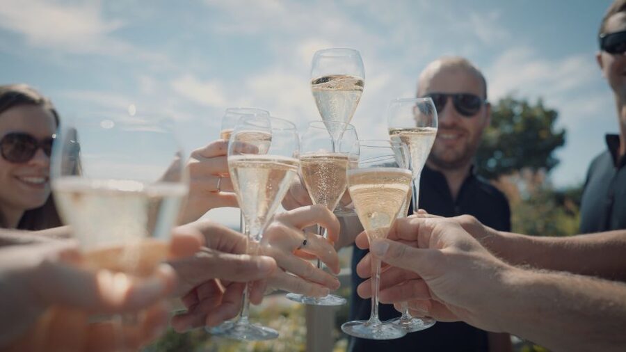 Au départ de REIMS : Ebike tour with a local guide ! - Romain’s view of everyday wine-growing life