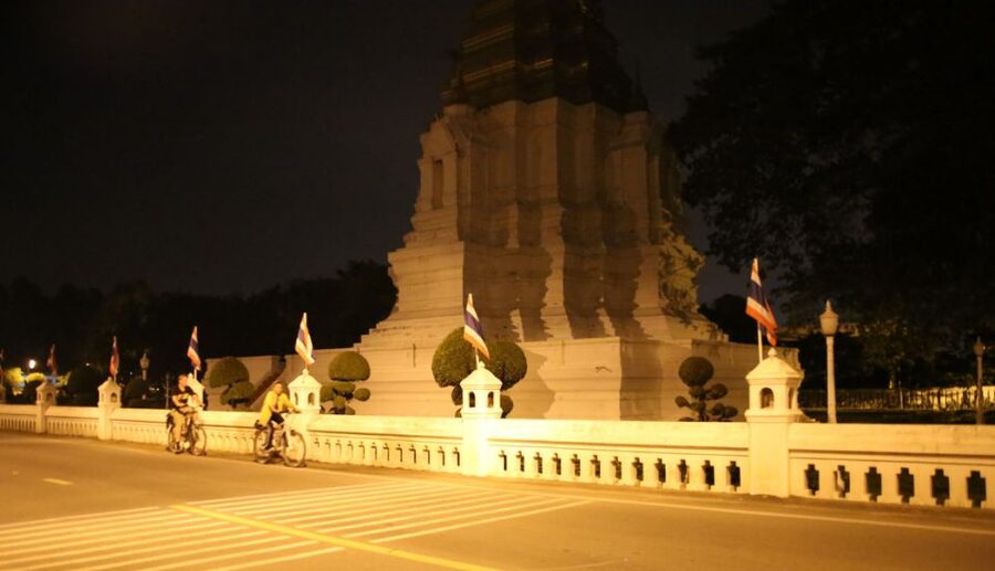 Ayutthaya: 3-Hour Sunset Ride Bike Excursion - Crossing the Pa Sak River by ferry