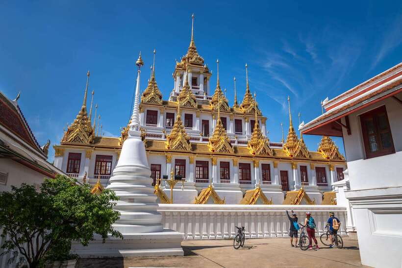 Bangkok: Backstreets and Historic Temples Bike Tour - Bangkok Noi and its canal-side communities