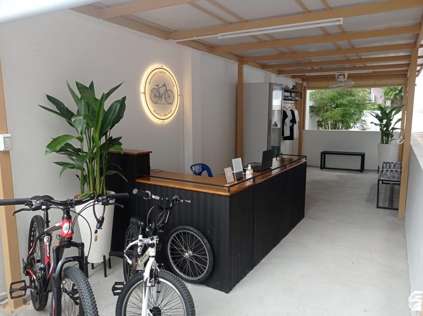 Bangkok Bicycle rental Benjakitti Park - The first ride into Benjakitti Park