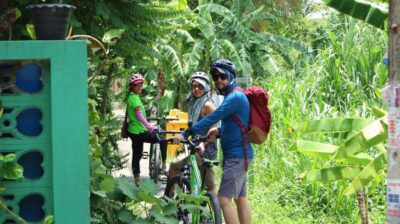 Bike and Canal Boat Tour with Lunch