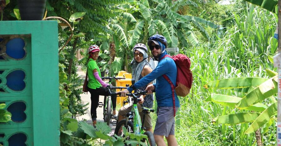 Bangkok: Bike and Canal Boat Tour with Lunch - The 50-minute long-tail boat ride through Bangkok Yai