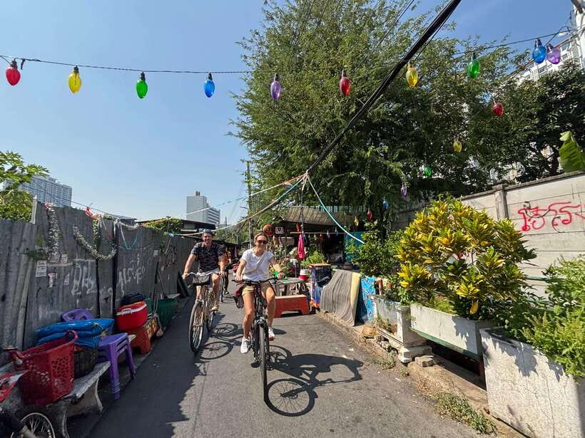 Bangkok: Bike, Boat & Food Tour in Thonburi - Cycling Through Farms and Beside the Railway