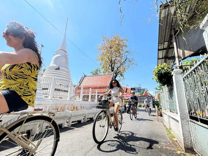 Bangkok: Bike, Boat & Food Tour in Thonburi - A Thai Meal at a Small Local Restaurant