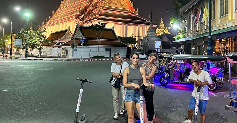 Bangkok By Night by Electric Scooter &/or Bike - Democracy Monument and the first stretch through old Bangkok