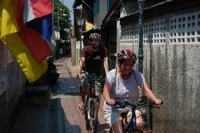Bangkok Canal Tour by Boat and Bike - Lunch beside the canal and the Artist House