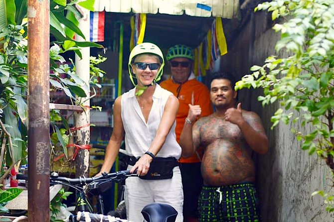 Bangkok City Bike Tour - Hotel-pickup & Lunch - Crossing the Chao Phraya by Local Ferry