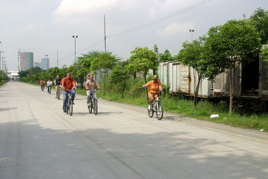 Bangkok: City Culture half-day Bike Tour - A local Thai lunch before returning